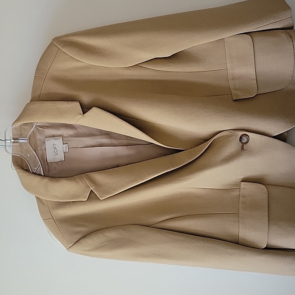 Loft Ann Taylor blazer size 14 nude color